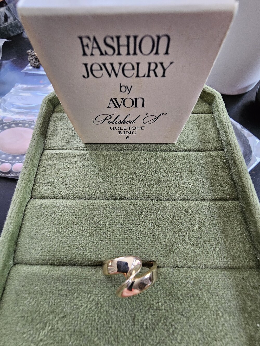 Vintage Avon Ring Size 6
